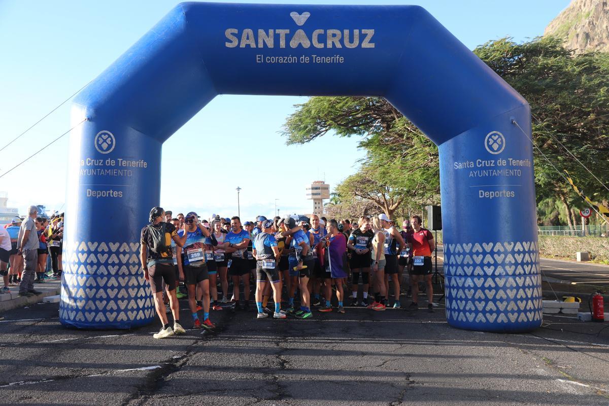 La Anaga Trail llena de juguetes a los niños