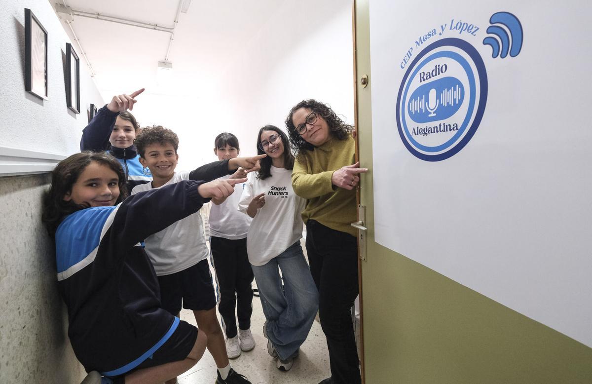 Radio Escolar en el CEIP Mesa y López, en Las Palmas de Gran Canaria Radio Escolar en el CEIP Mesa y López, en Las Palmas de Gran Canaria