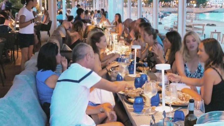 Los mejores cócteles al atardecer en Ibiza