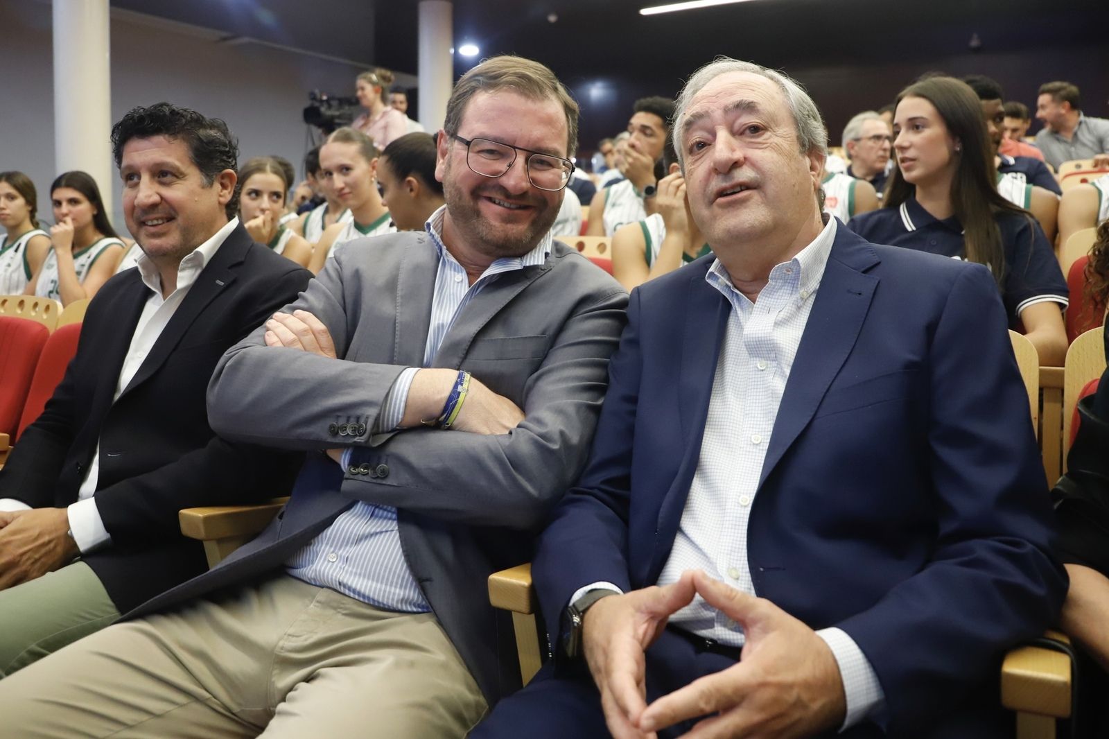 La puesta de largo de los equipos del Coto Córdoba de Baloncesto en imágenes