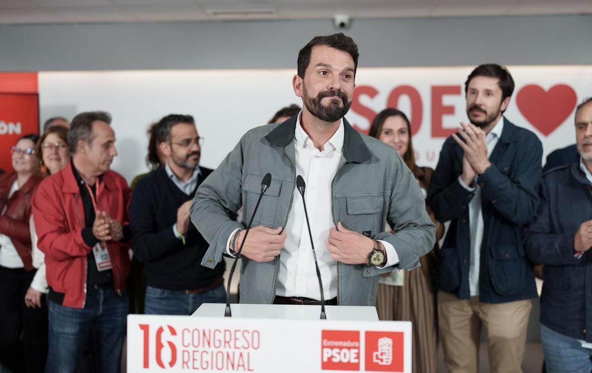 El secretario general del PSOE extremeño, Álvaro Sánchez Cotrina, tras su victoria.