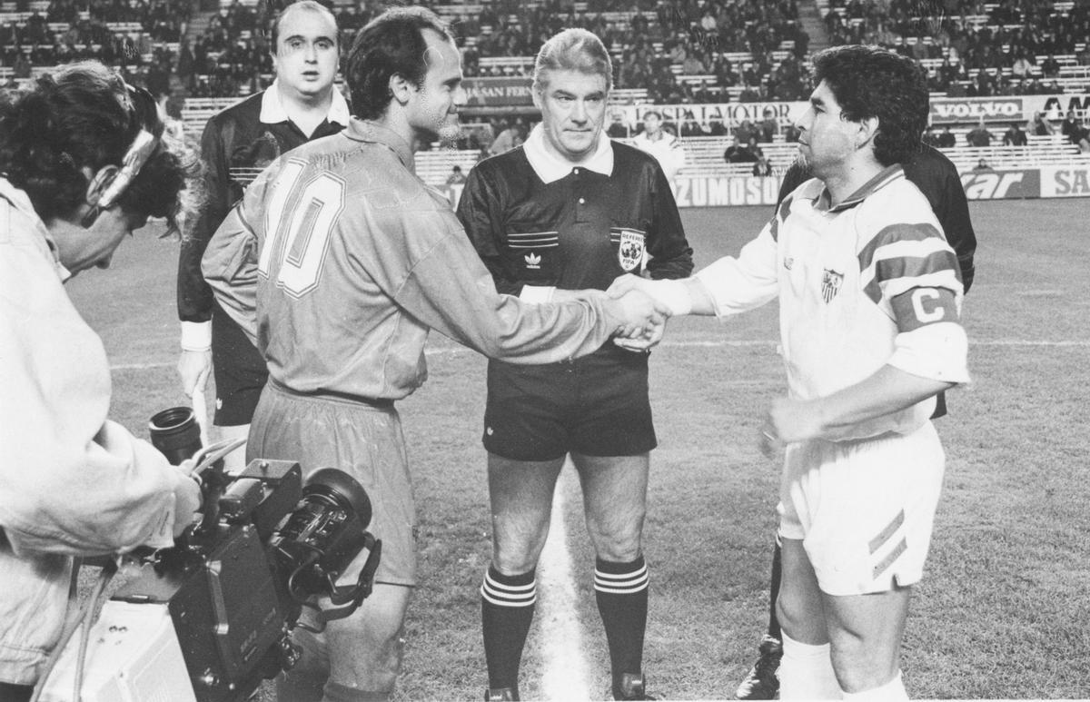 Cuando Maradona estuvo en Mestalla