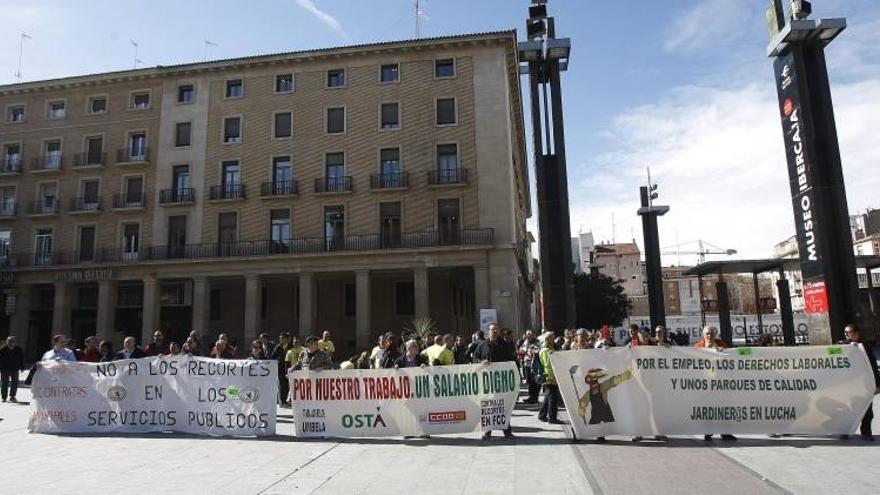 El personal de las contratas exige al PSOE que &#039;se moje&#039;