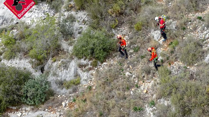 Rescatan a un senderista de 52 años que ha sufrido una caída en un escarpado paraje de la Vall de Gallinera