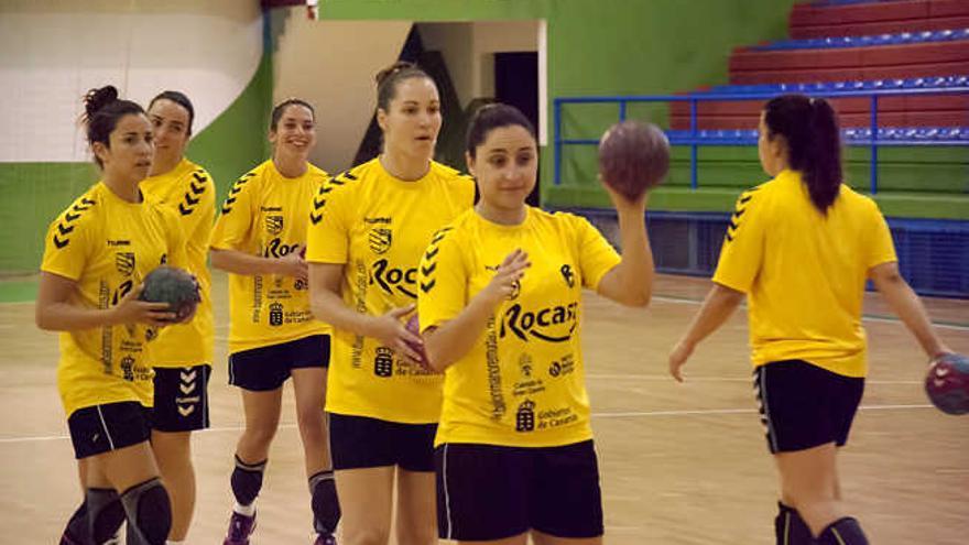 Las jugadoras amarillas durante un entrenamiento.