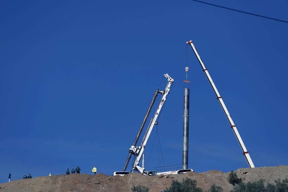 Los tubos que protegen el túnel vertical se ...