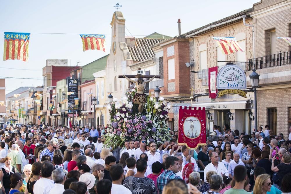 El Cristo del Palmar surca las aguas de l'Albufera