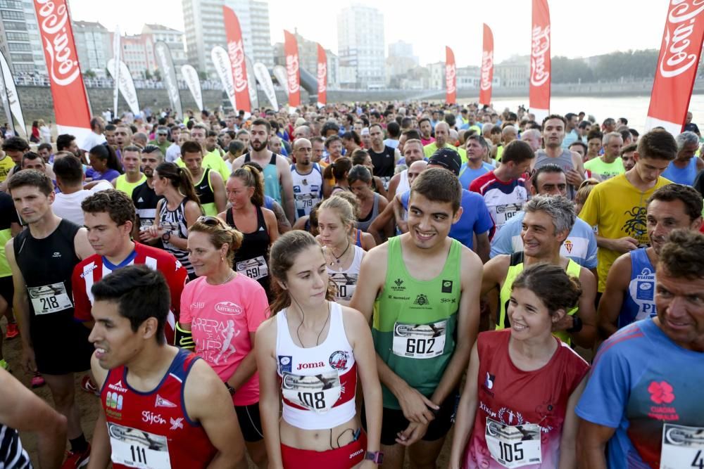 Carrera nocturna por la Playa de San Lorenzo