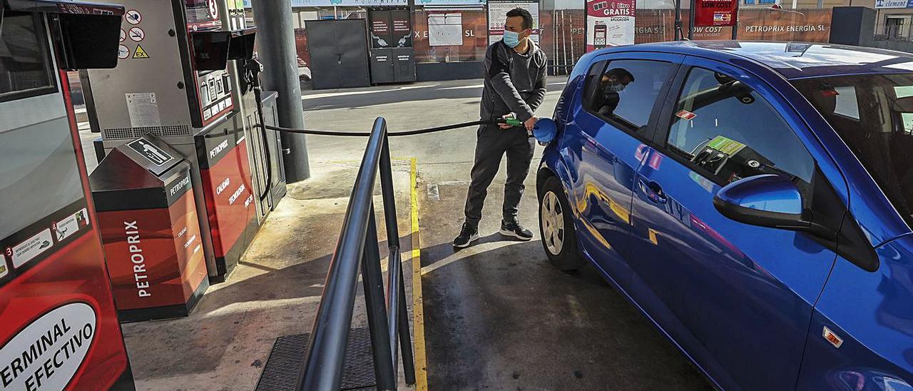 Gasolinera de Petroprix en Elche que ayer tenía los precios más baratos de la provincia.