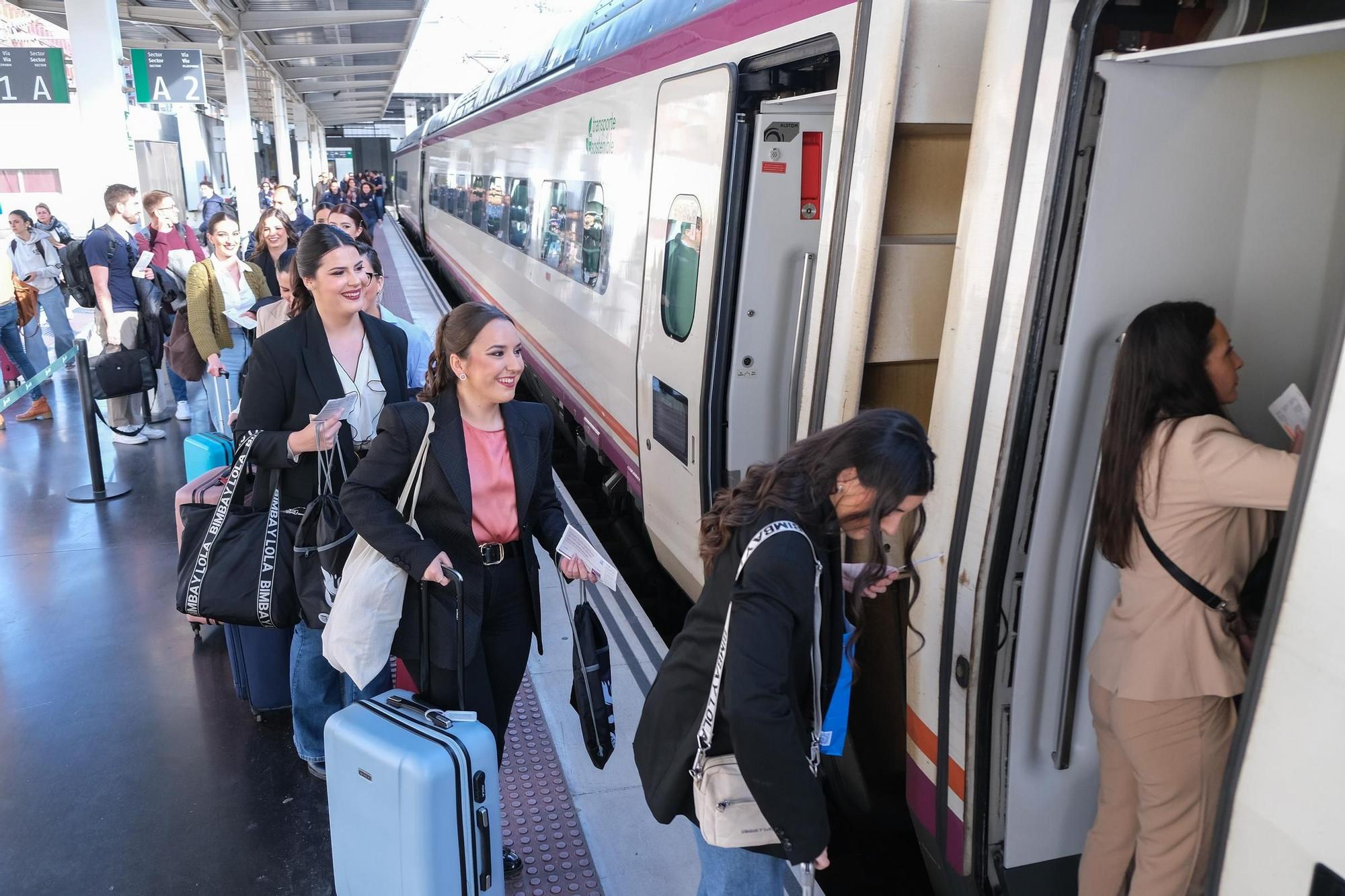 Las candidatas a Bellea del Foc viajan a Murcia a promocionar las Hogueras