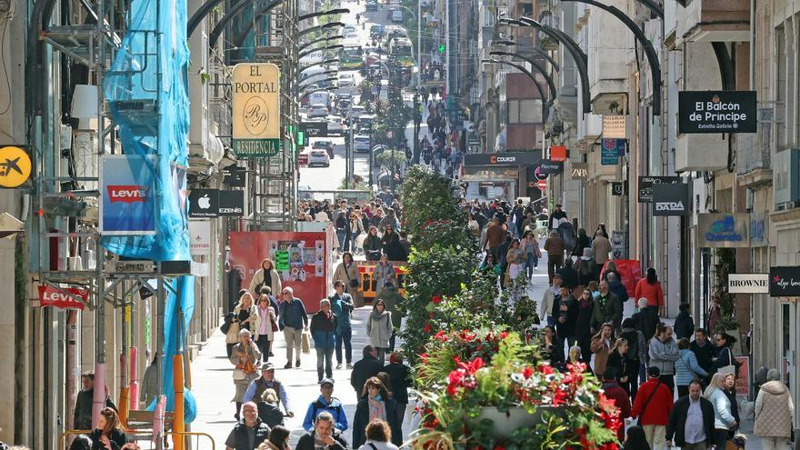 El turismo de récord impulsa a los comercios: 9 de cada 10 bajos del centro de Vigo están ocupados