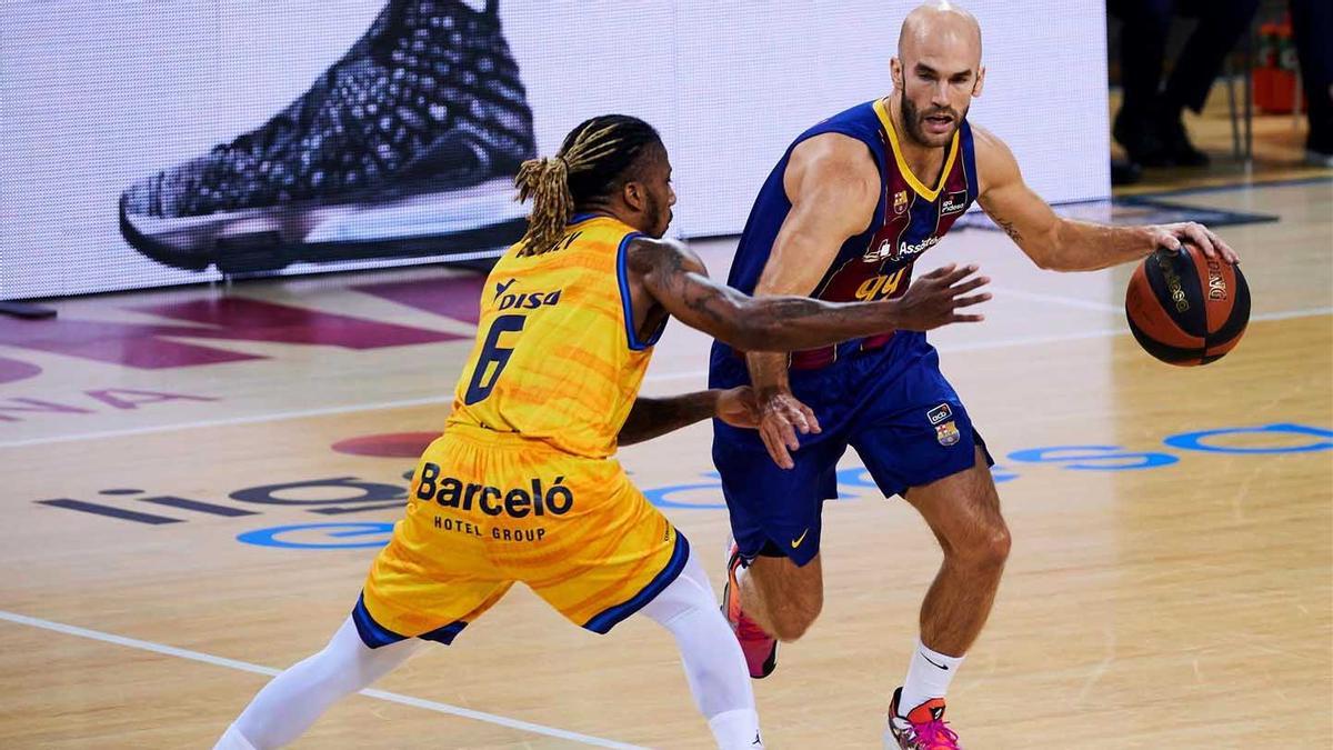 Fisac, con el Herbalife Gran Canaria en el Palau