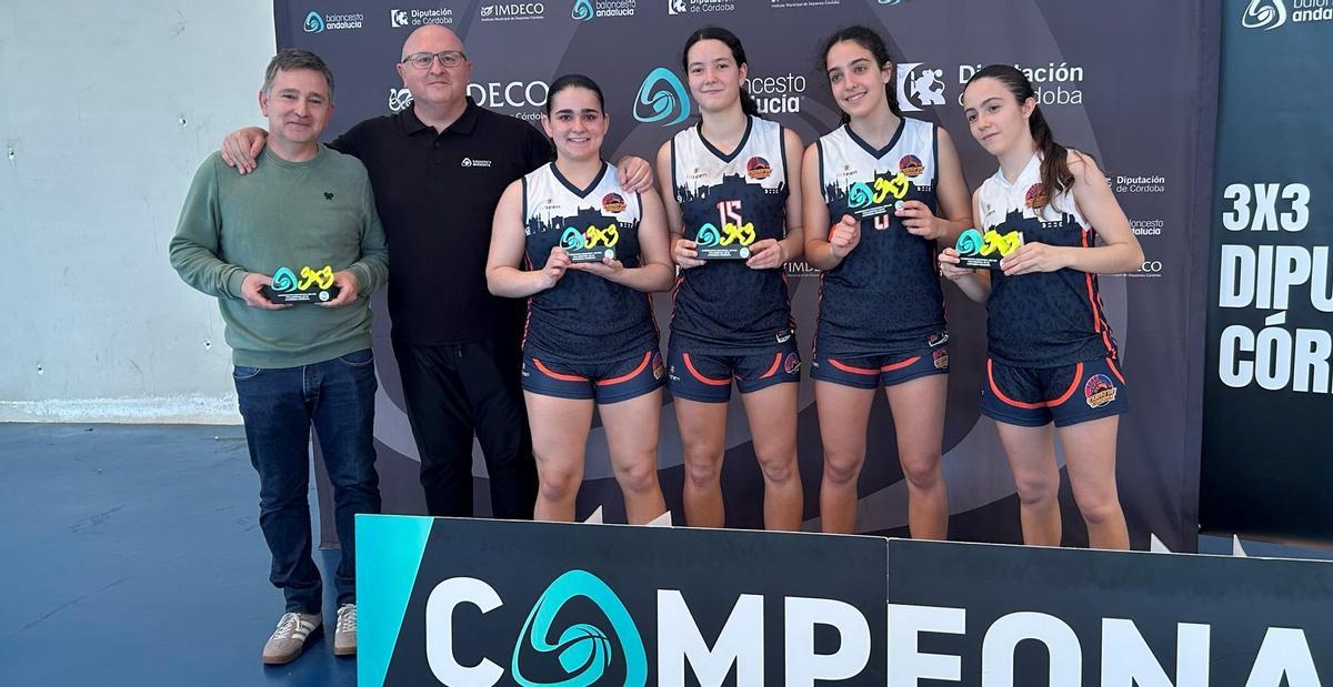 Componentes del Coto Córdoba sub 15, tras imponerse en el campeonato provincial.