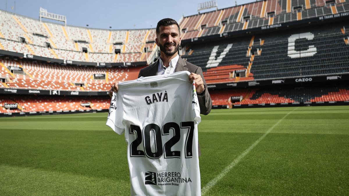 Gayà: "Para mí no hay club más grande que el Valencia por su afición"