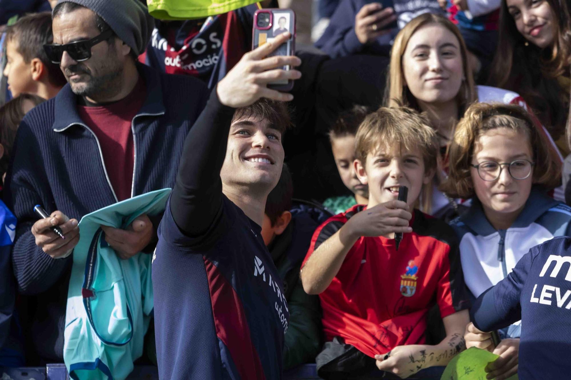 Puertas abiertas entrenamiento Levante