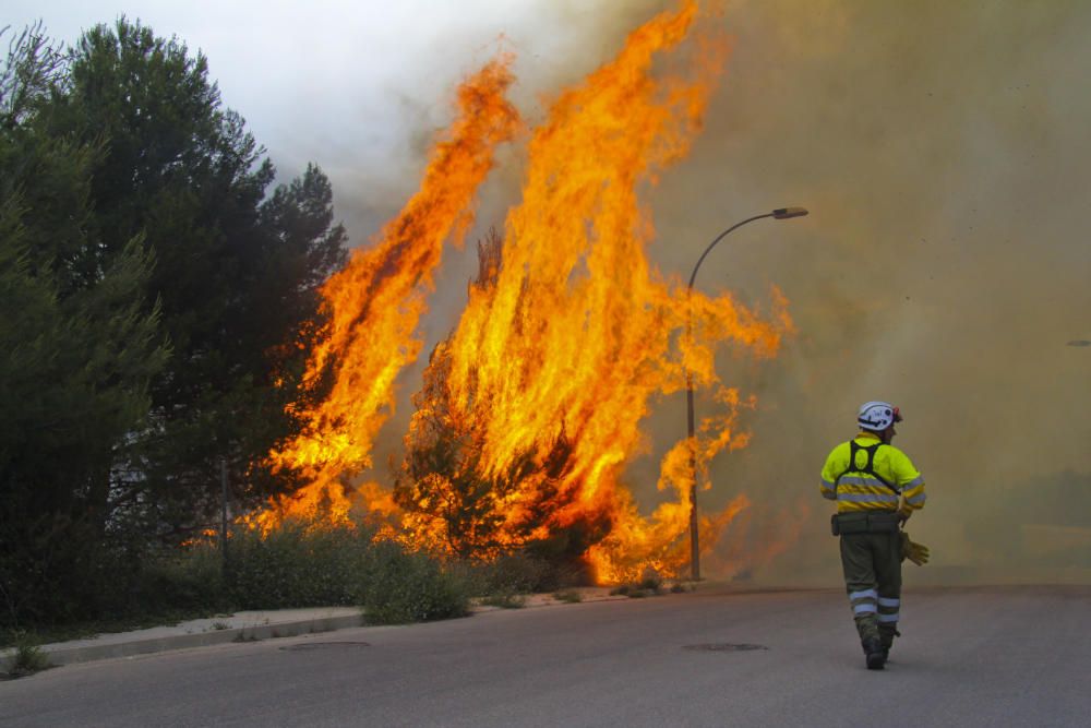 Un incendio pone en riesgo varias fábricas de Alco