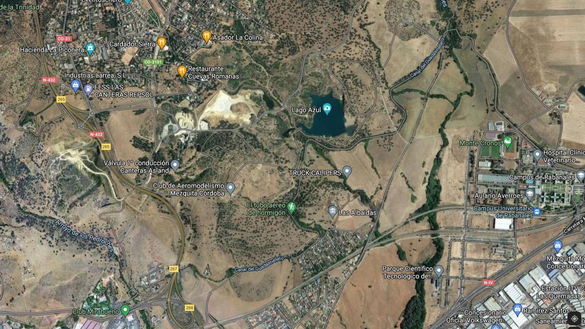El Lago Azul de Córdoba, en Google Maps. A la derecha, el campus universitario de Rabanales.