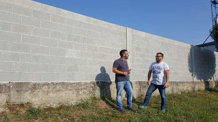 El Concello repara del muro del Cortizo y mejora la pista que une Mato y Chares