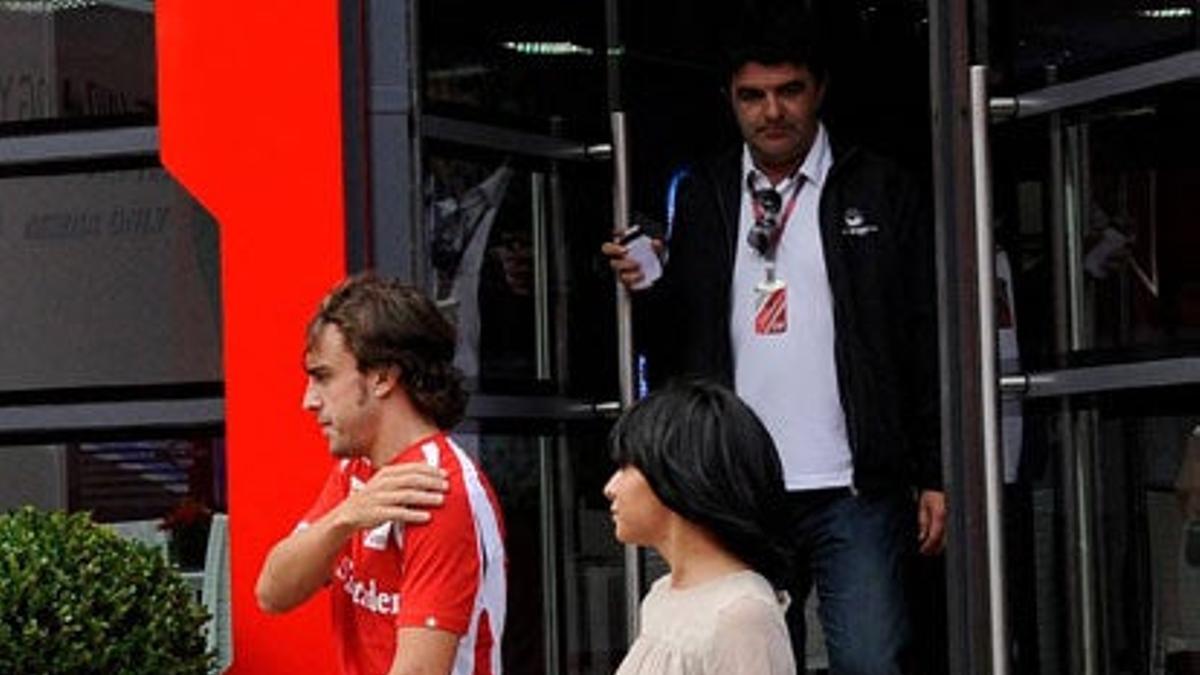 Fernando Alonso y Raquel del Rosario