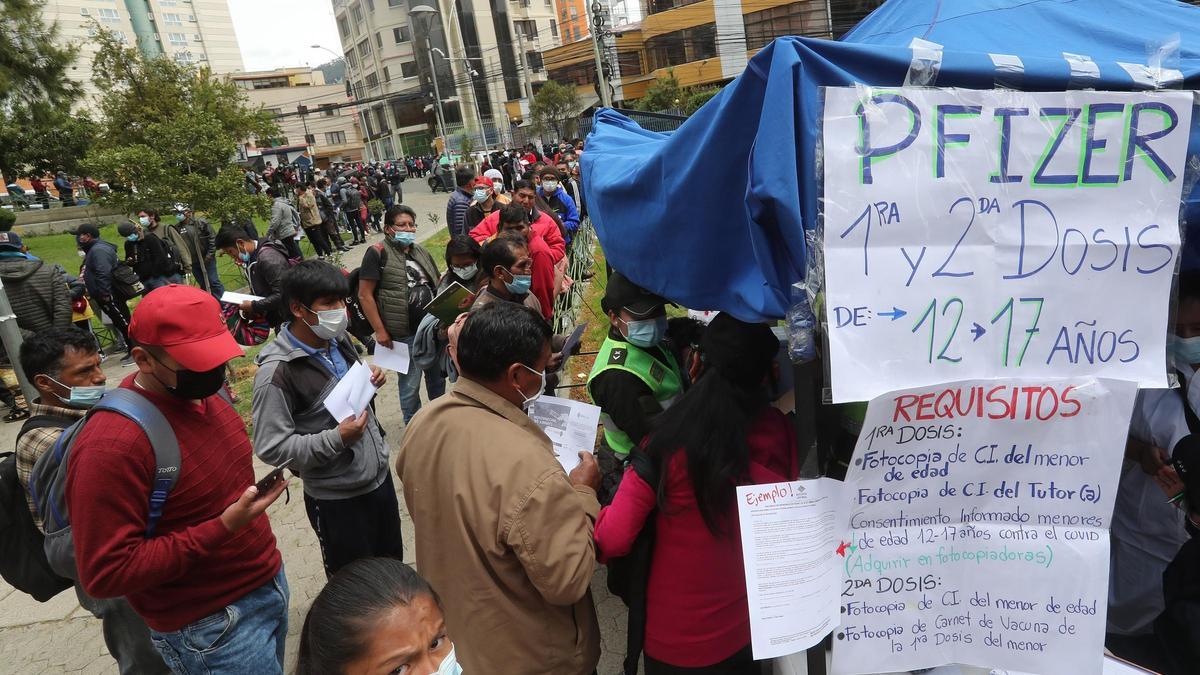Bolivia refuerza la vacunación tras aplicar 146.827 vacunas en una jornada.