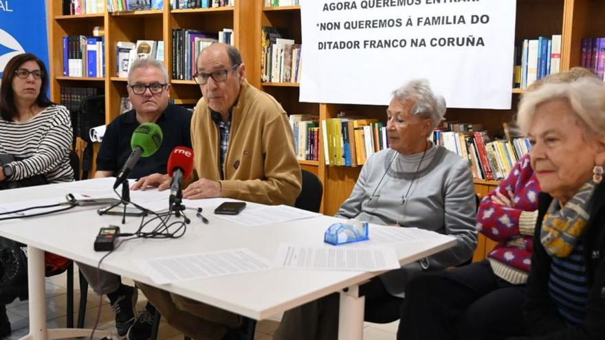 Presentación de la marcha cívica.   | // LOC