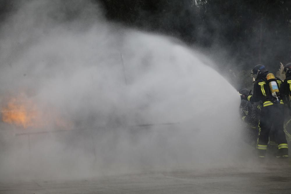 Simulacro en el centro de salvamento Jovellanos