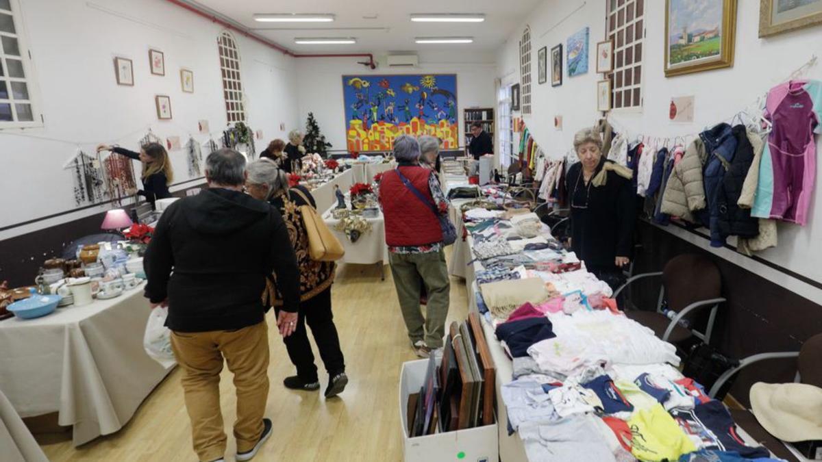 Mercadillo de Navidad en la FundacióNatzaret  | MANU MIELNIEZUK