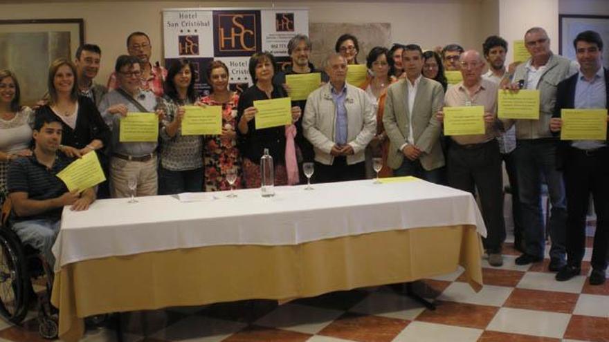 Miembros de Ni un metro de Marbella para otra población.