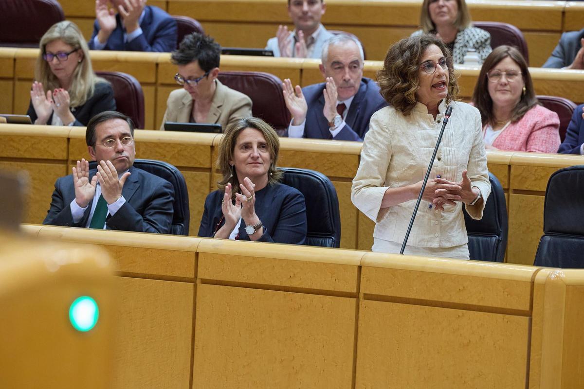 La vicepresidenta primera y ministra de Hacienda, María Jesús Montero, interviene durante una sesión de Control en el Senado.