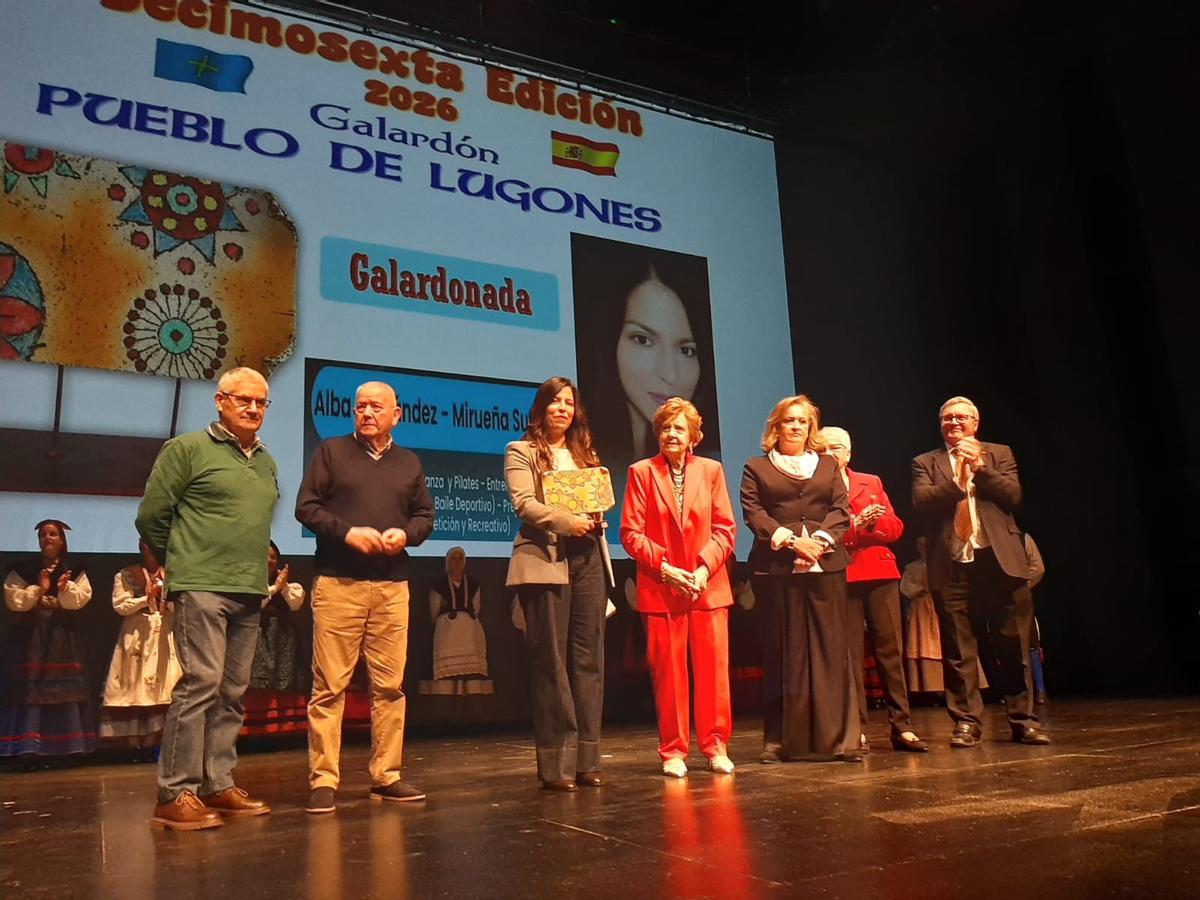 La entrega de la distinción.