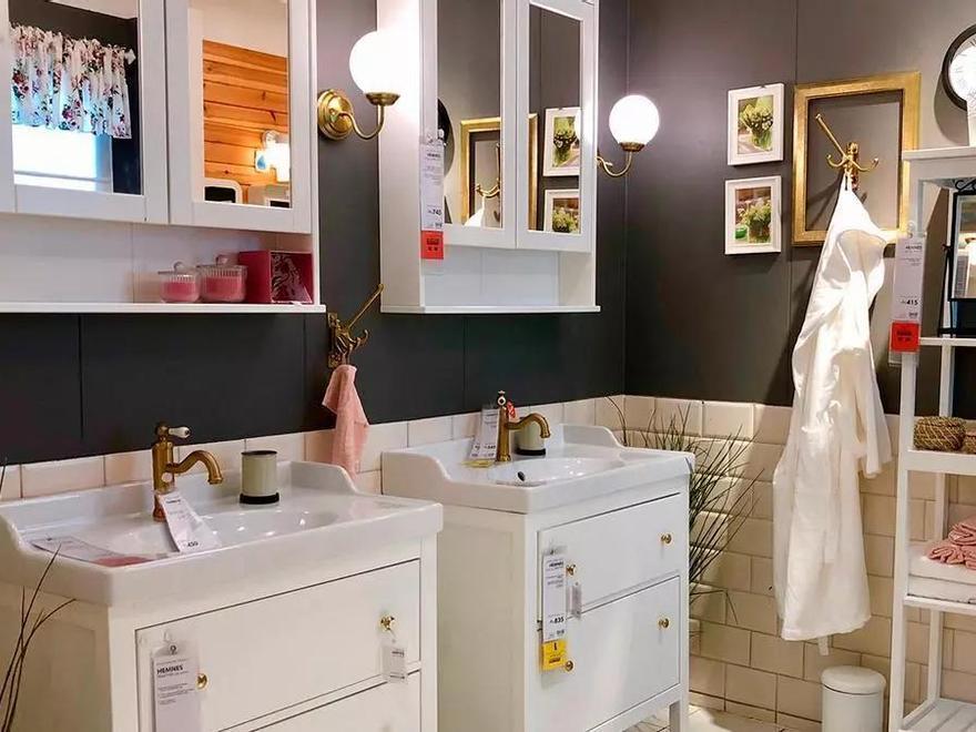 Adiós al toallero del baño y la humedad: Ikea tiene el armario para guardar toallas y botes por menos de 10 euros
