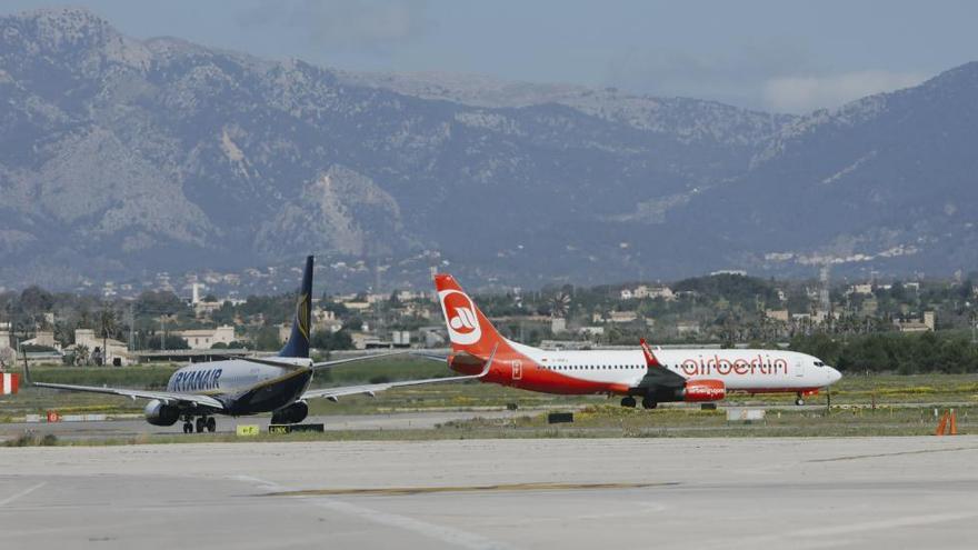 Fomento obligará a las aerolíneas a preguntar por el descuento de residente