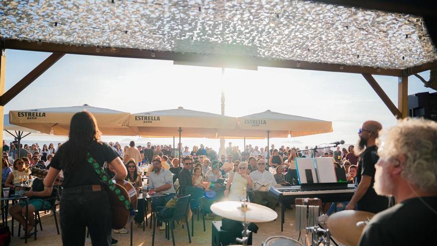 ¿De quién depende el regreso de los conciertos a los chiringuitos de Vigo?: Concello y Xunta se pasan la pelota sobre su autorización