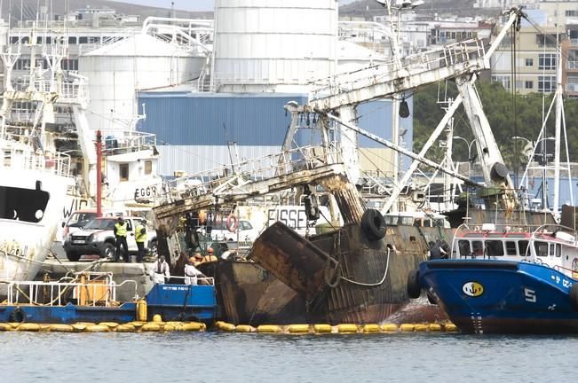 BARCO EN RIESGO DE HUNDIMIENTO