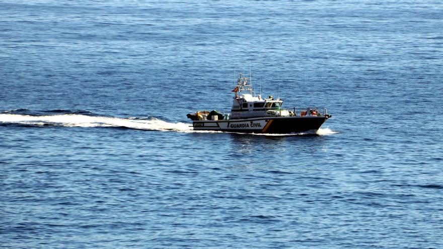 Una embarcació de la Guàrdia Civil de l&#039;operatiu de recerca