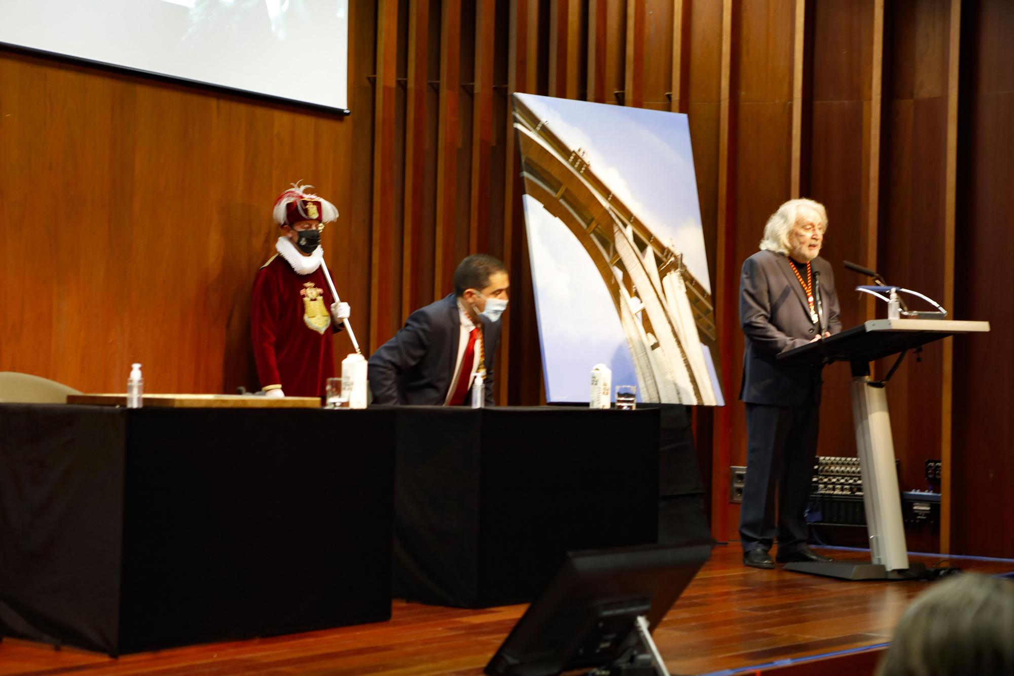 Antoni Miró recibe la Medalla de Oro y el título de Hijo Predilecto de Alcoy