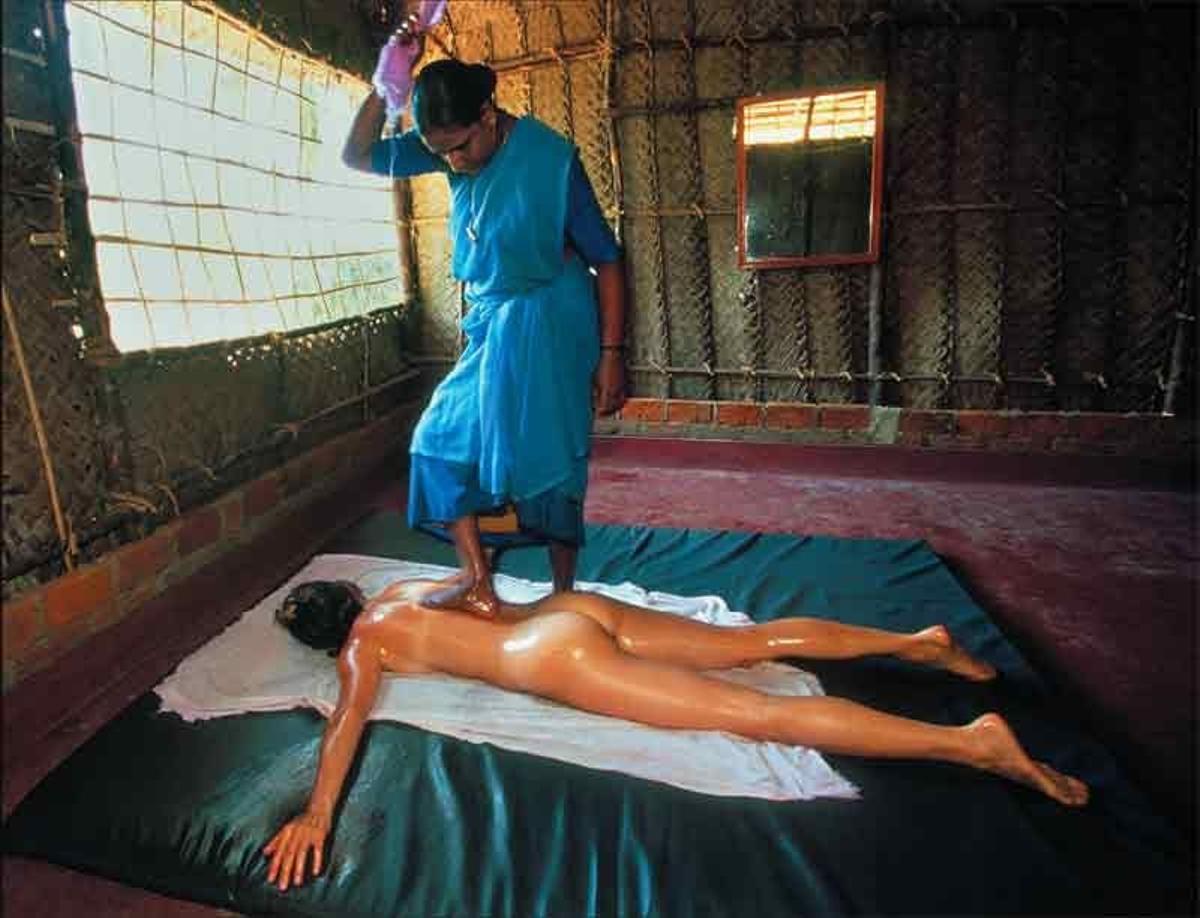 Tratamiento ayurvédico del Somatheeram Ayurvedic Beach Resort.