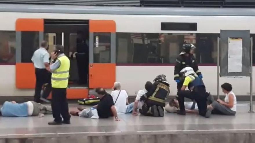 Medio centenar de heridos, 5 graves, en un accidente de tren en Barcelona