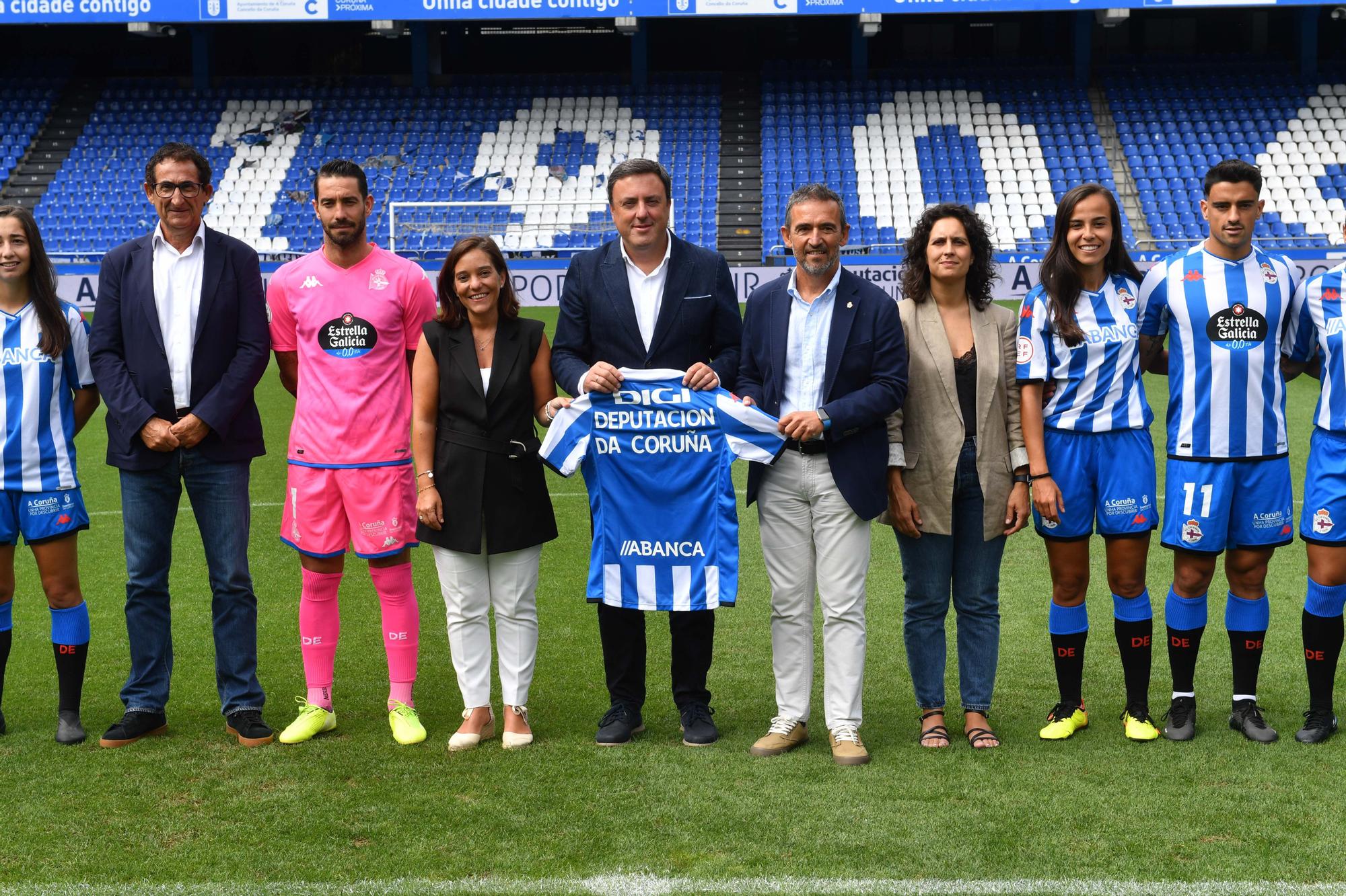 El Deportivo presenta la nueva equipación del primer equipo