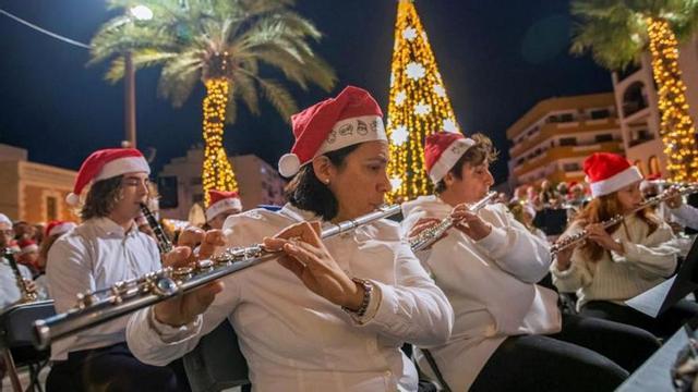La música marcó el inicio de las fiestas navideñas. |