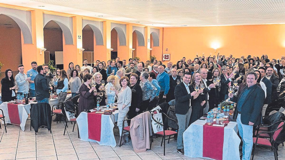 La programación comenzó el pasado viernes con la gran cata de vino centenario, celebrada en el Local Multifuncional.