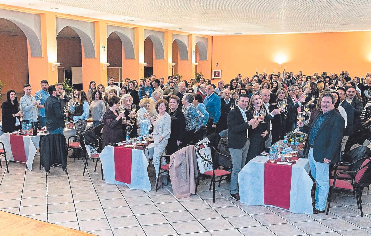 La programación comenzó el pasado viernes con la gran cata de vino centenario, celebrada en el Local Multifuncional.