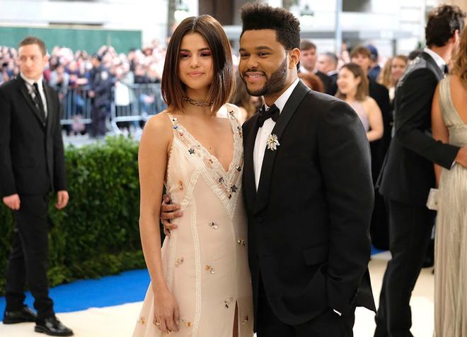 Selena Gómez y The Weeknd en la Gala Met 2017