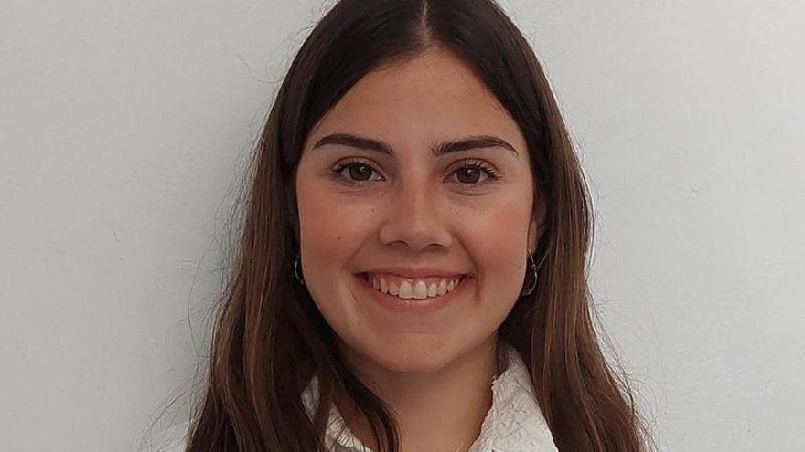 Candelaria Aguilar, mejor divulgadora del año: &quot;La inmunoterapia en el cáncer es un verdadero rayo de esperanza&quot;