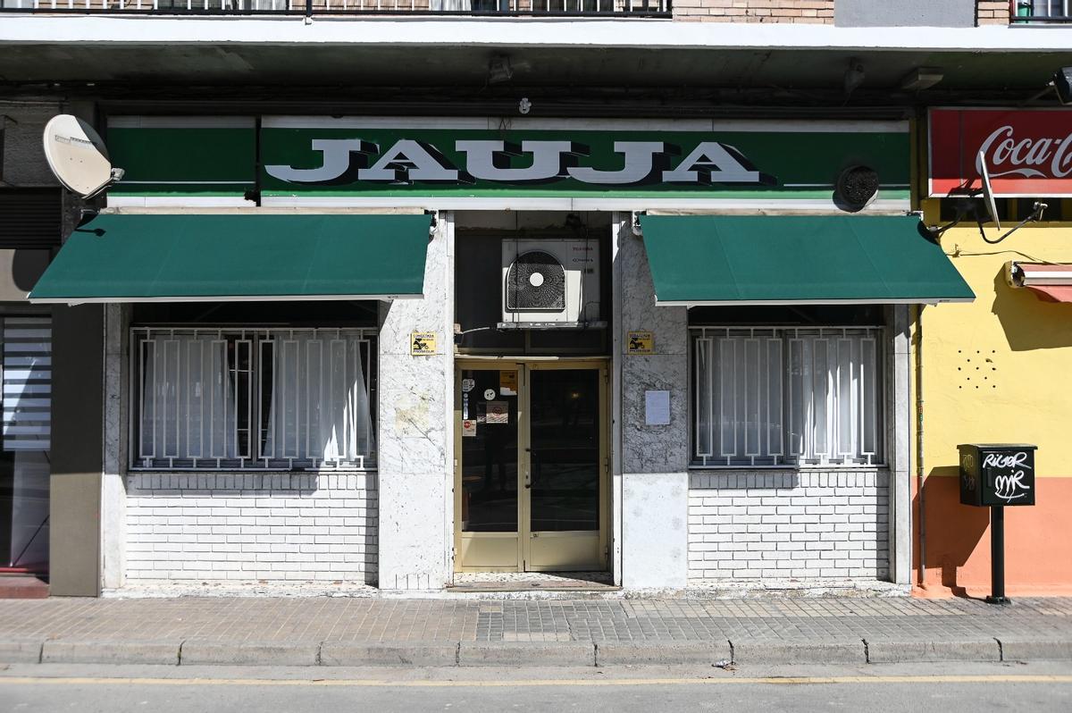 En imágenes | Jauja, el bar de Casablanca con bocadillos gigantes y más de 50 años de historia