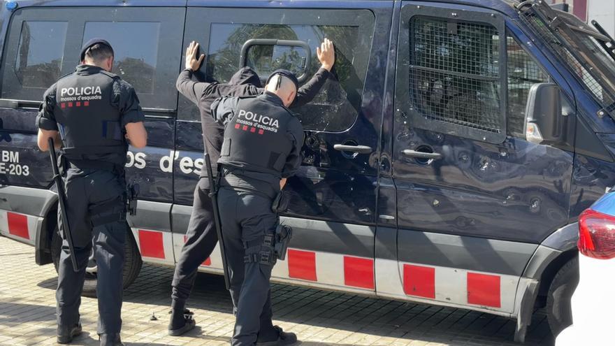 Els Mossos d’Esquadra detenen dos homes que acabaven de robar en un taller de Moià