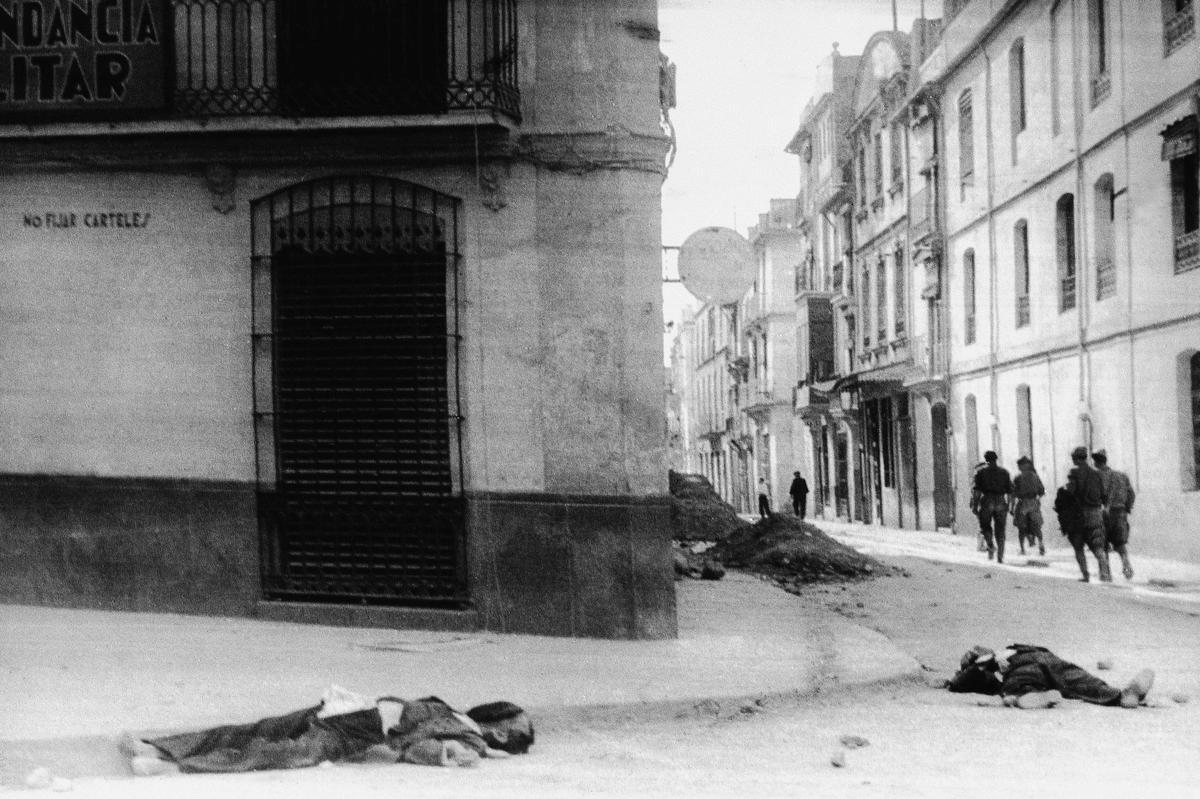 Fotos históricas de AP de la guerra civil en Barcelona y alrededores.