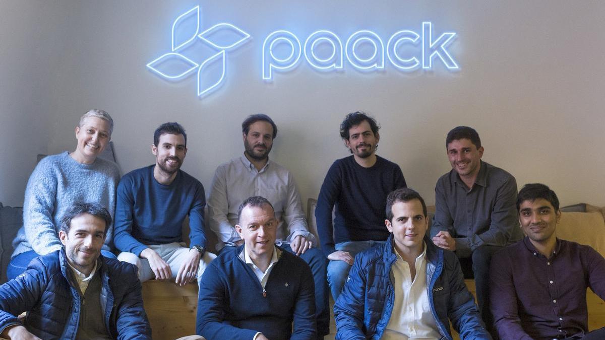 El equipo directivo de Paack, con los cofundadores Xavier Rosales (arriba a la derecha) y Fernando Benito y Suraj Shirvankar, abajo a la derecha.