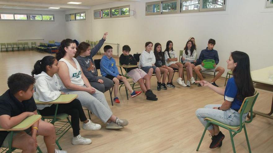 Taller con preadolescentes en el CEIP Manuel Sueiro .