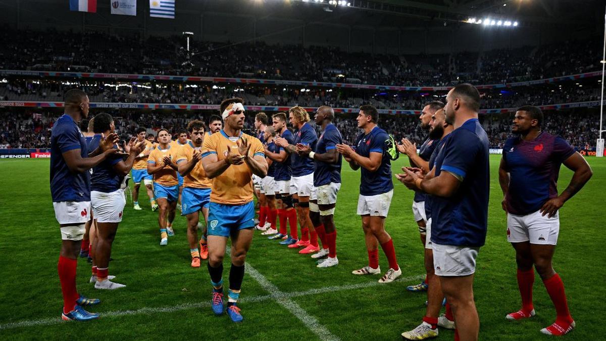 Francia hace pasillo a Uruguay tras el partido de este jueves